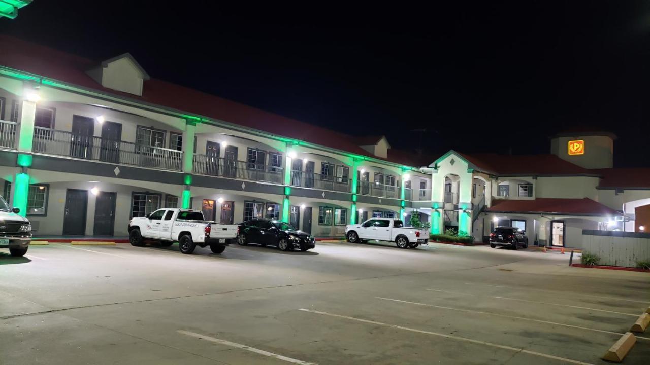 Palace Inn Addicks Exterior photo
