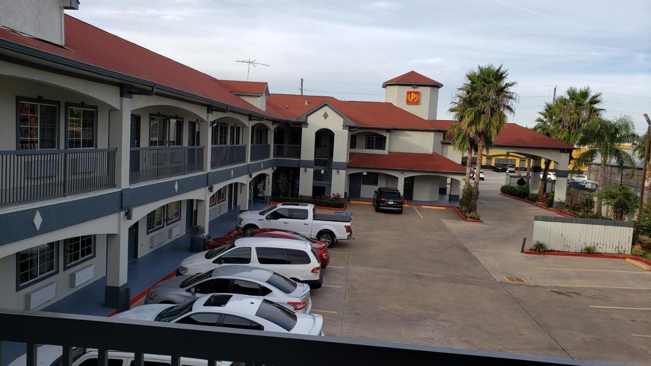 Palace Inn Addicks Exterior photo