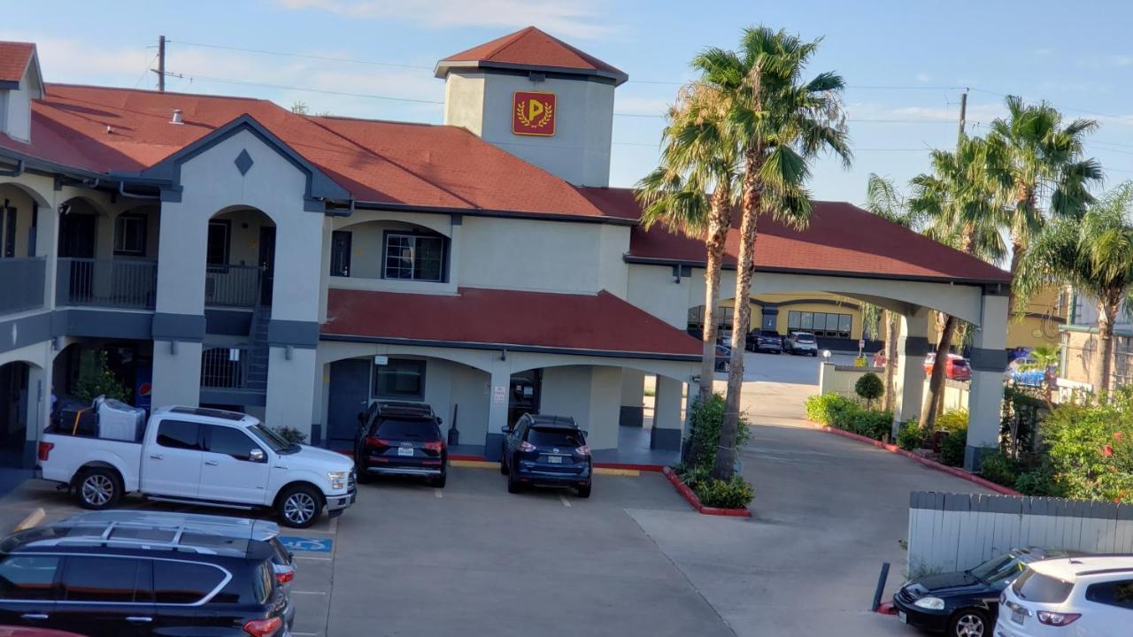 Palace Inn Addicks Exterior photo