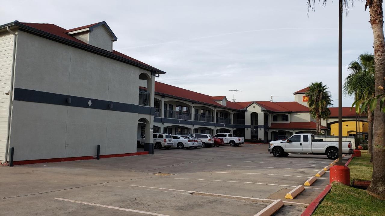 Palace Inn Addicks Exterior photo